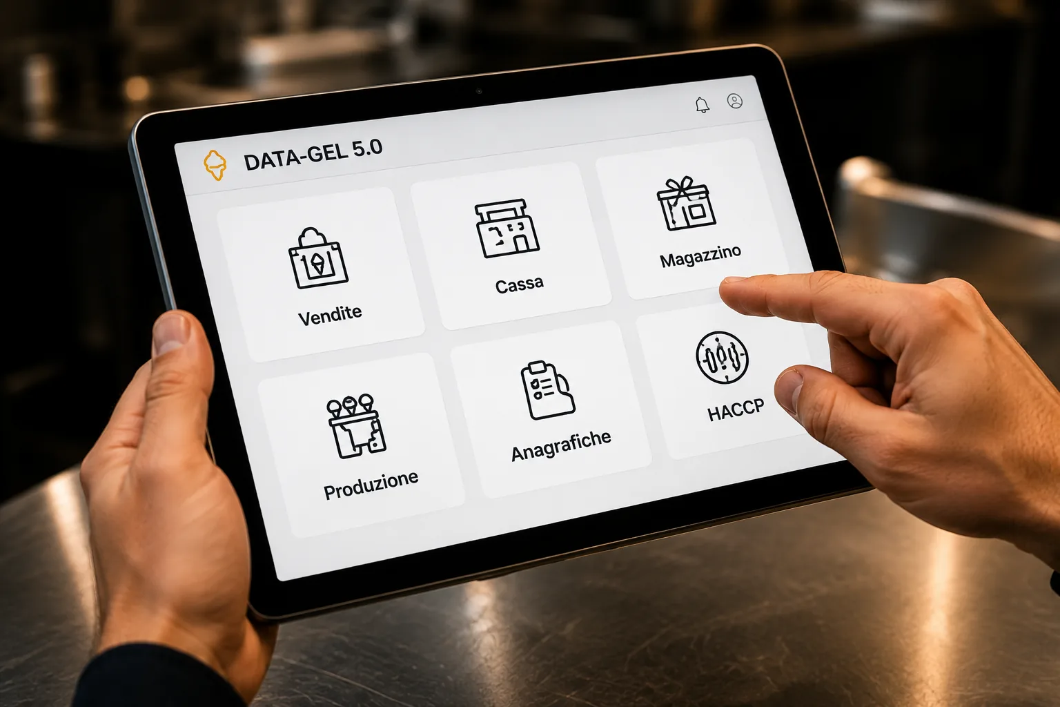 Tablet con il menu principale di DataGel 5.0 in gelateria